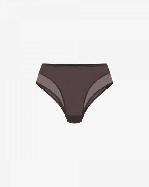 luana-slip-braun-vorne-promees